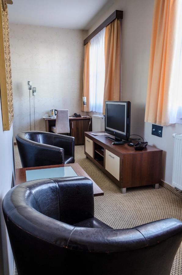 Hotel Rokoko Košice Exteriör bild