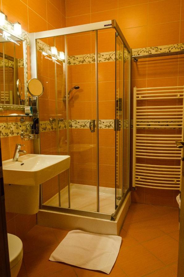 Hotel Rokoko Košice Exteriör bild